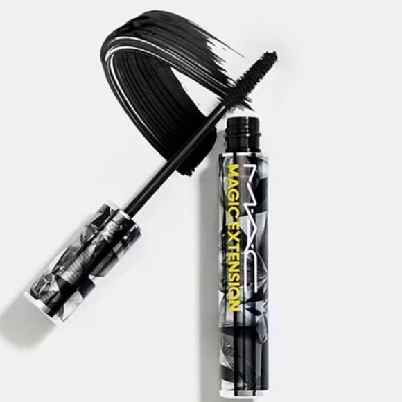🌻 M.A.C Magic Extension 5mm Fibre Mascara in Extensive Black New FullSz - Picture 1 of 3